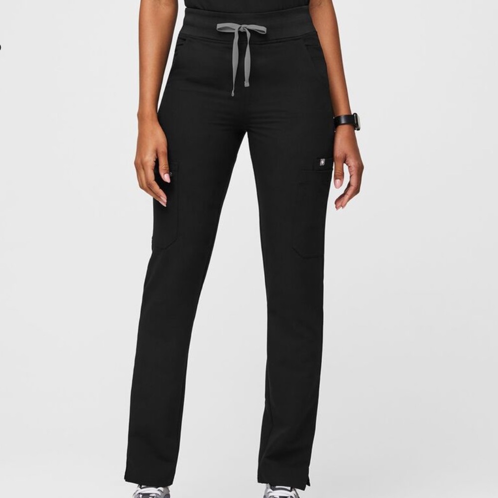 FIGS women’s Black Yola skinny scrub pants 2.0